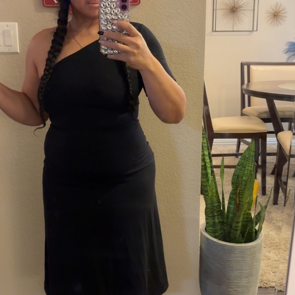 Dress - Picture 1 of 2
